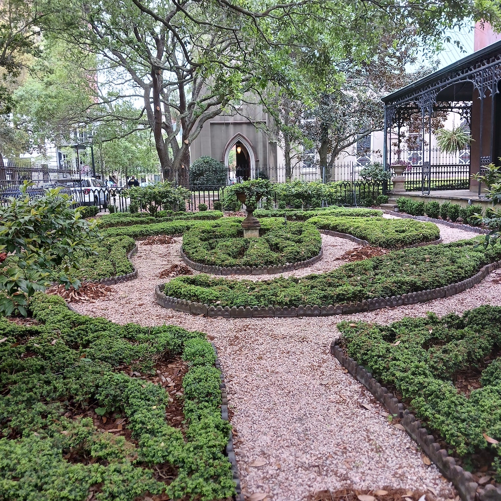 A sizable, and relatively rare, residential garden in Savannah